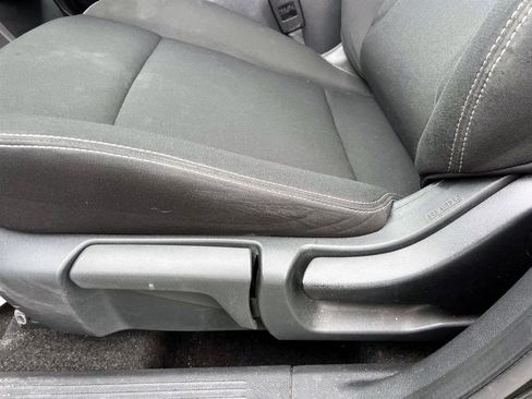 Used 2023 Nissan Rogue S image 11