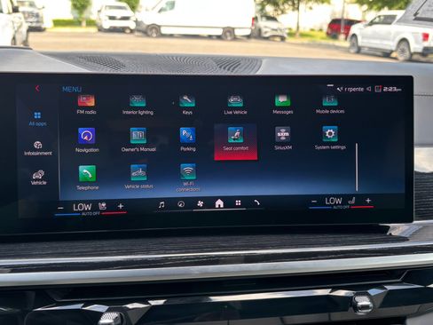 Used 2025 BMW X7 M60i w/ Climate Comfort Package AWD/4WD image 47