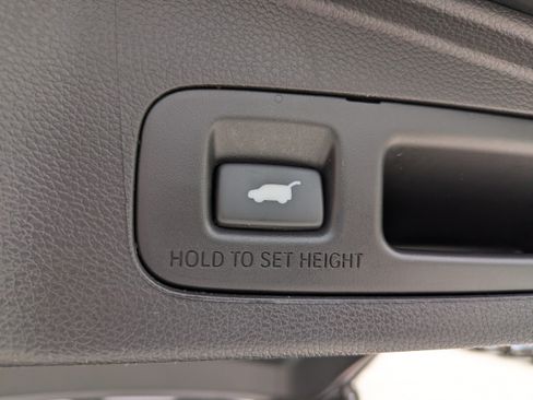 Used 2018 Honda CR-V Touring image 12