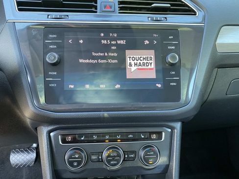 Used 2020 Volkswagen Tiguan SEL FWD image 9