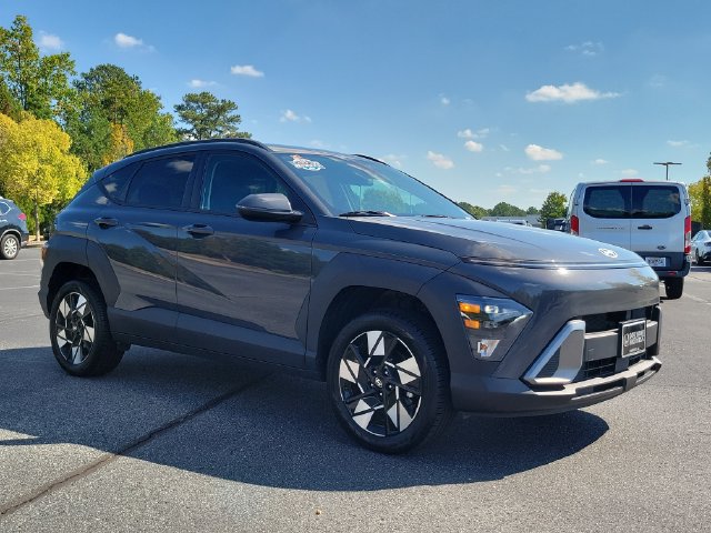 Used 2024 Hyundai Kona SEL AWD/4WD image 3