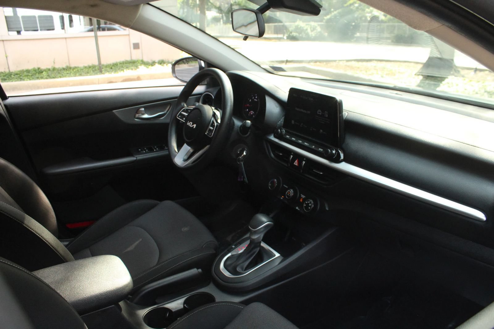 Used 2022 Kia Forte LXS FWD image 25