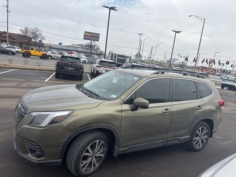 Used 2023 Subaru Forester Limited image 9