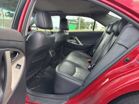 Used 2010 Toyota Camry SE w/ Sport Leather Pkg FWD image 3