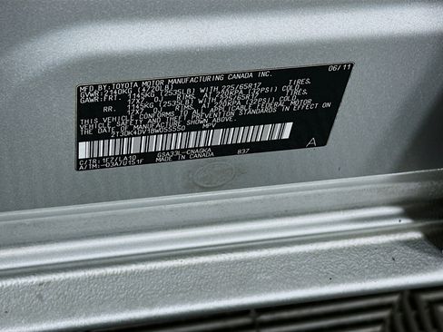 Used 2011 Toyota RAV4 Limited image 12