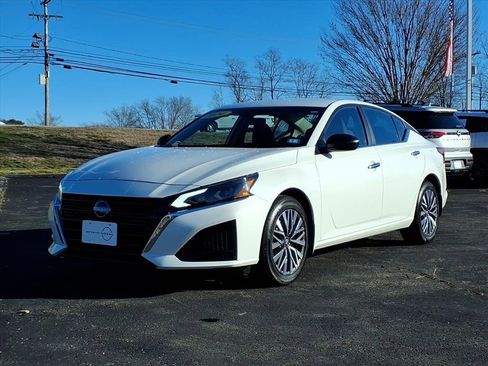 Certified 2024 Nissan Altima 2.5 SV image 12