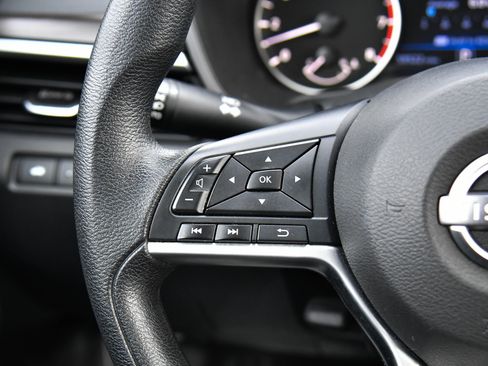 Used 2024 Nissan Altima 2.5 SV image 29