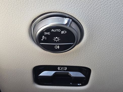 Certified 2026 Mercedes-Benz GLC 300 image 12