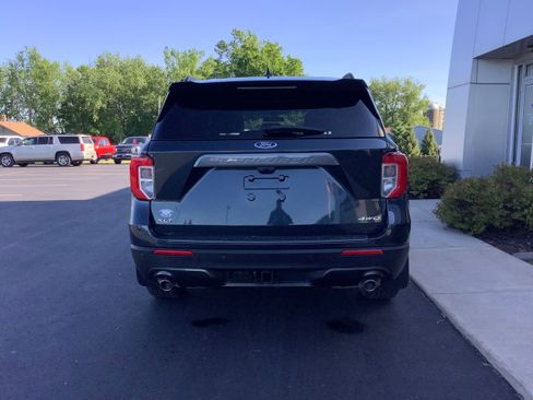 Certified 2023 Ford Explorer XLT w/ XLT Sport Appearance Package AWD/4WD image 4