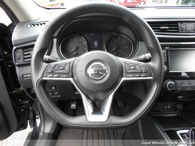 Used 2018 Nissan Rogue S FWD image 14