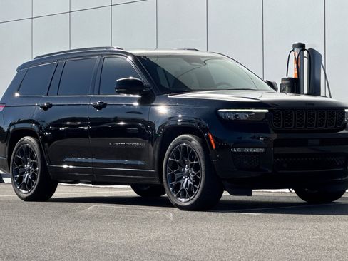 Used 2023 Jeep Grand Cherokee L Summit w/ Advanced Protech Group IV image 7