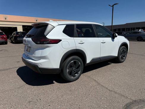 Certified 2025 Nissan Rogue SV image 5