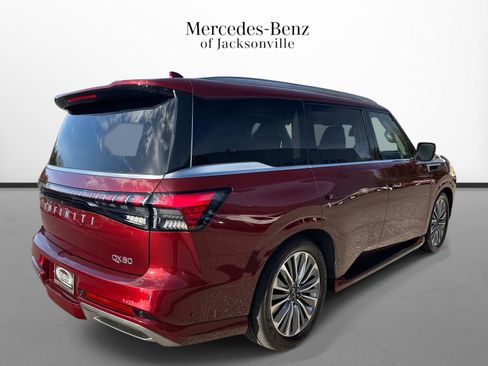Used 2025 INFINITI QX80 Luxe RWD image 3