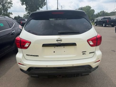 Used 2018 Nissan Pathfinder SL AWD/4WD image 5