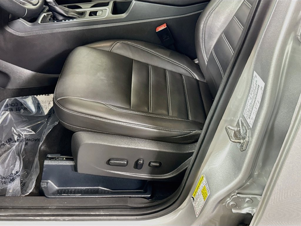 Used 2017 Ford Escape Titanium AWD/4WD image 23