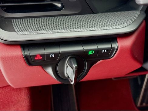 Used 2022 Porsche 911 Carrera image 15