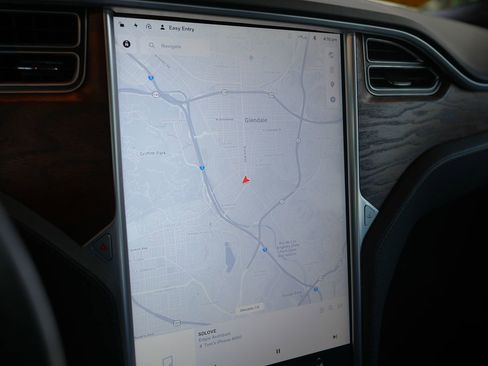 Used 2017 Tesla Model S 75D image 16