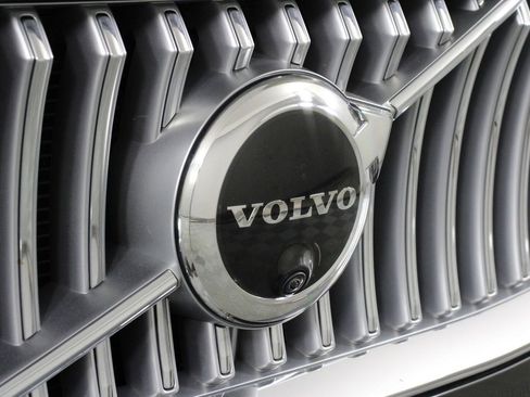 Certified 2023 Volvo XC90 T8 Ultimate AWD/4WD image 27