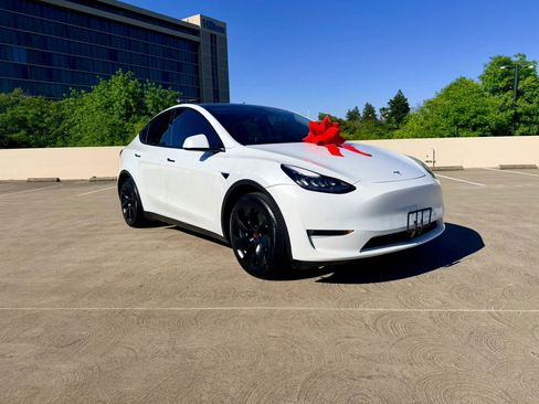 Used 2021 Tesla Model Y 2WD image 1