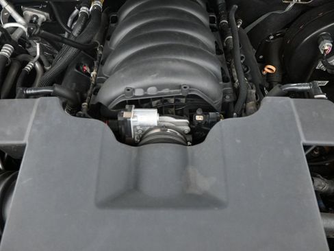 Used 2019 Chevrolet Suburban LT AWD/4WD image 48
