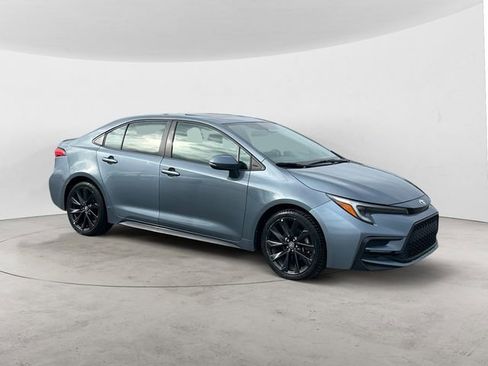 Used 2023 Toyota Corolla SE w/ SE Premium Package FWD image 7