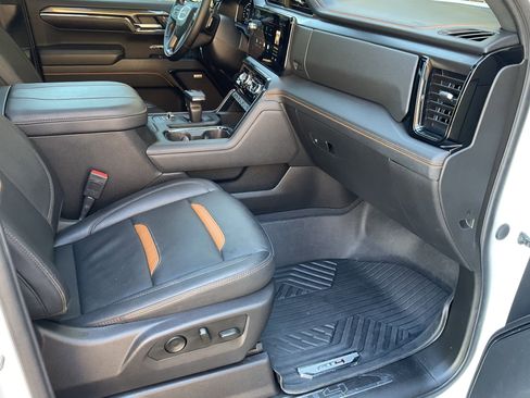 Used 2024 GMC Sierra 1500 AT4 w/ Technology Package AWD/4WD image 26