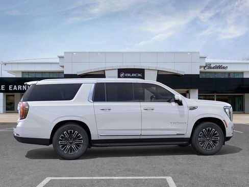 Used 2026 GMC Yukon XL Elevation w/ Elevation Premium Package AWD/4WD image 7