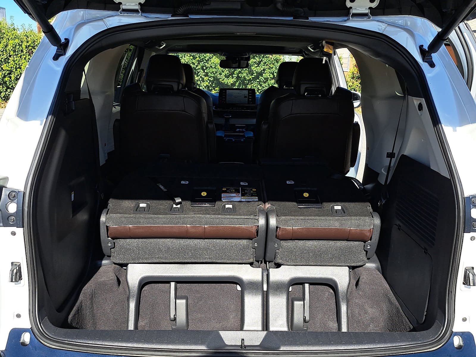 Used 2024 Toyota Sienna Platinum FWD image 14