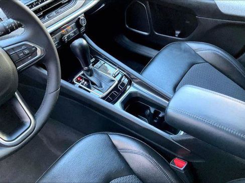 Certified 2023 Jeep Compass Latitude AWD/4WD image 17
