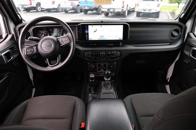 Used 2024 Jeep Wrangler Unlimited Rubicon 4xe AWD/4WD image 24