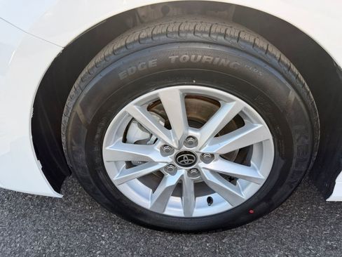 Used 2025 Toyota Camry LE image 28