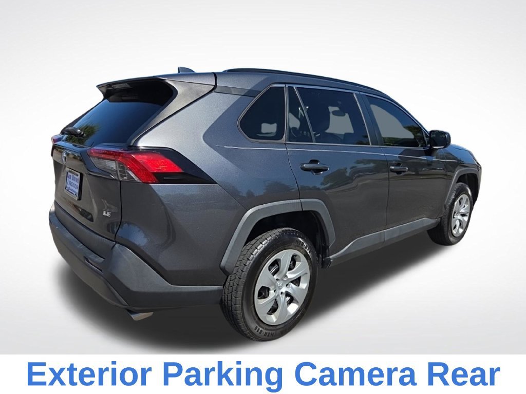 Used 2020 Toyota RAV4 LE FWD image 4