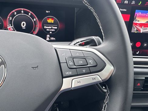 New 2026 Volkswagen Tiguan SE image 18