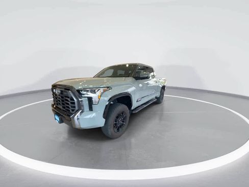 Used 2024 Toyota Tundra Platinum w/ TRD Off-Road Package AWD/4WD image 4
