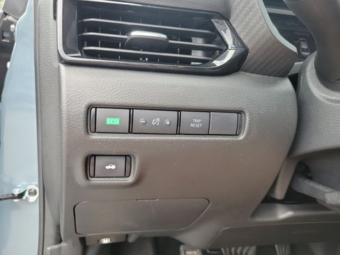 Used 2024 Nissan Sentra SV FWD image 21