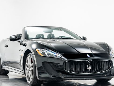 Used 2014 Maserati GranTurismo Convertible RWD image 3
