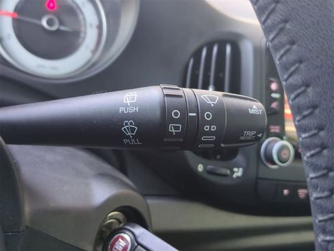 Used 2014 FIAT 500L Trekking w/ Popular Equipment Group image 24