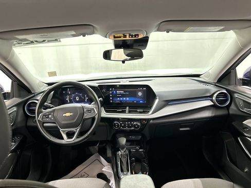 Certified 2024 Chevrolet Trax LT w/ Driver Confidence Package FWD image 18