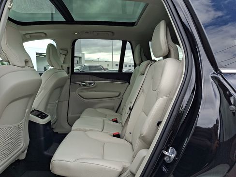 Certified 2024 Volvo XC90 T8 Plus AWD/4WD image 10