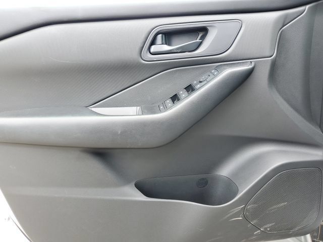 Used 2024 Nissan Rogue S AWD/4WD image 20