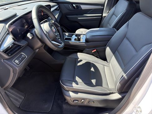 Used 2025 Buick Enclave Preferred FWD image 19
