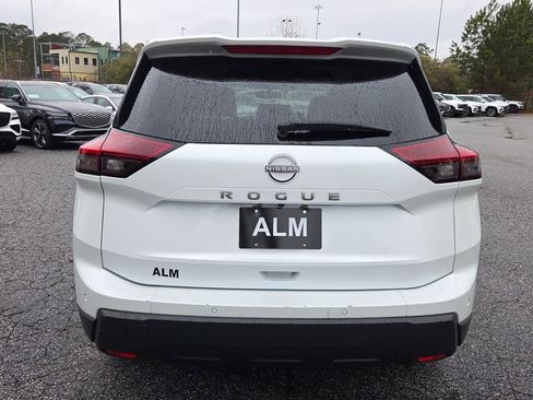 Used 2025 Nissan Rogue SV image 11