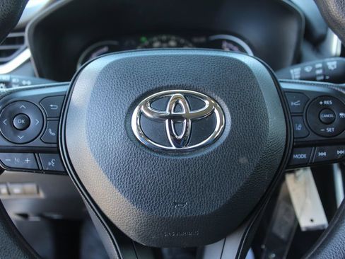 Used 2024 Toyota RAV4 LE AWD/4WD image 25