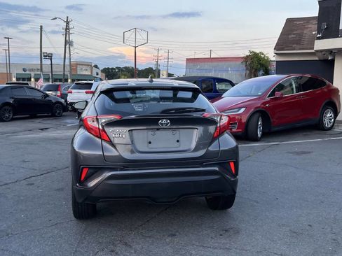 Used 2019 Toyota C-HR XLE image 10