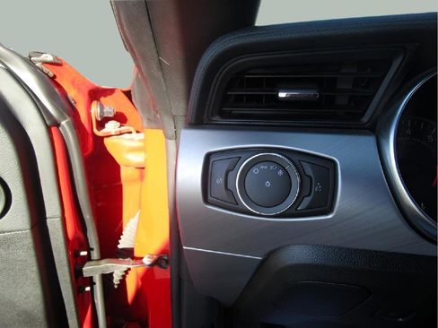 Used 2022 Ford Mustang Premium RWD image 19