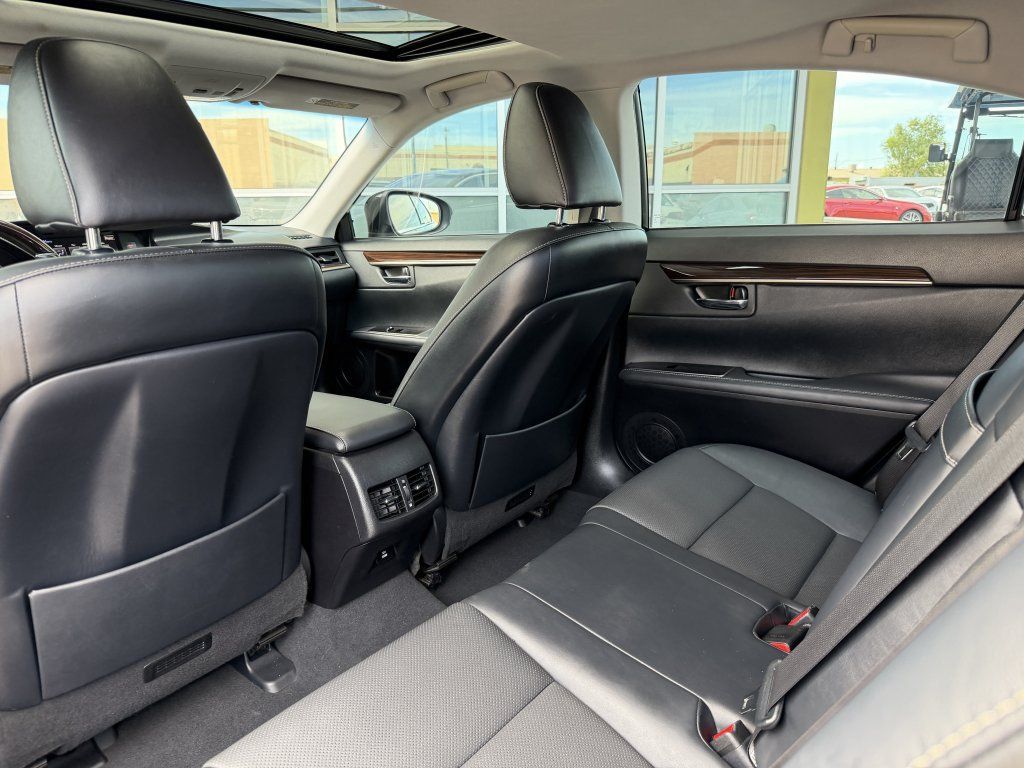 Used 2016 Lexus ES 350 w/ Navigation System Package FWD image 30