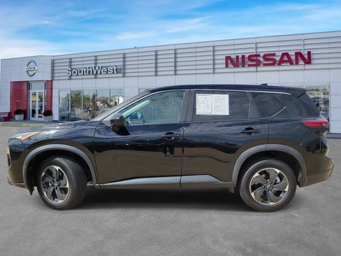 Used 2024 Nissan Rogue SV AWD/4WD image 8