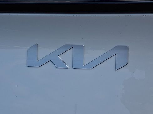 Used 2024 Kia Sportage LX image 32