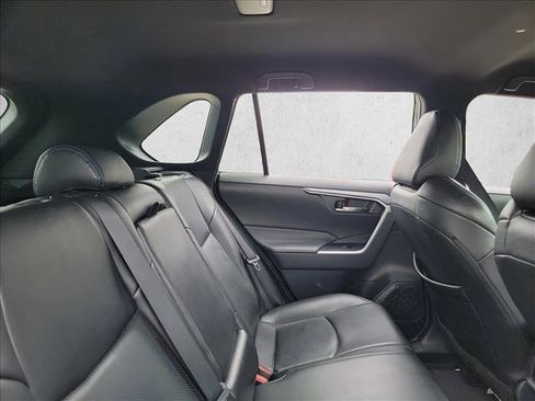 Used 2022 Toyota RAV4 SE image 15