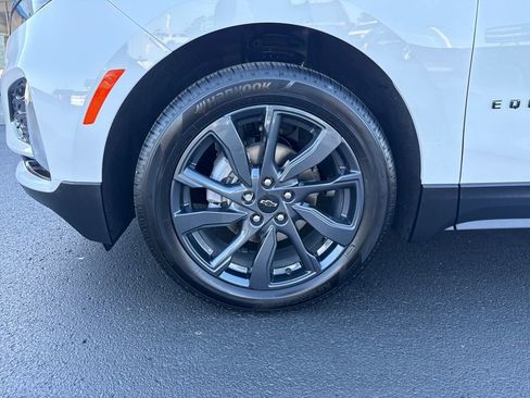 Used 2024 Chevrolet Equinox RS w/ RS Leather Package image 32
